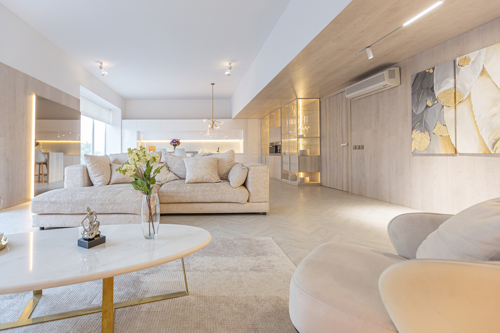 High-End Finishes & Fixtures